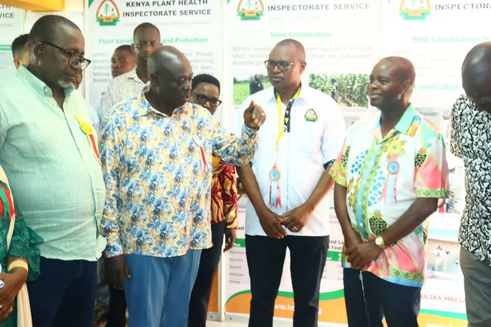 The Deputy President of the Republic of Kenya at KEPHIS Stand at Mombasa ASK Show