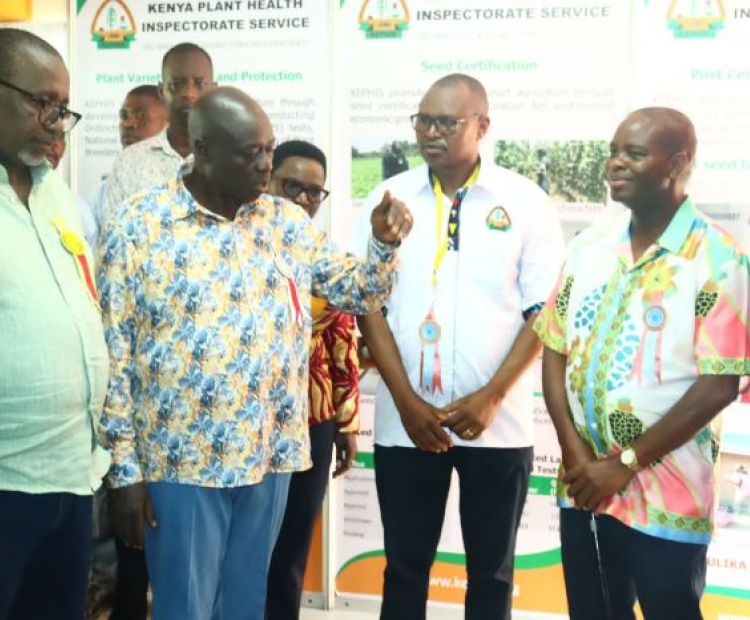 The Deputy President of the Republic of Kenya at KEPHIS Stand at Mombasa ASK Show